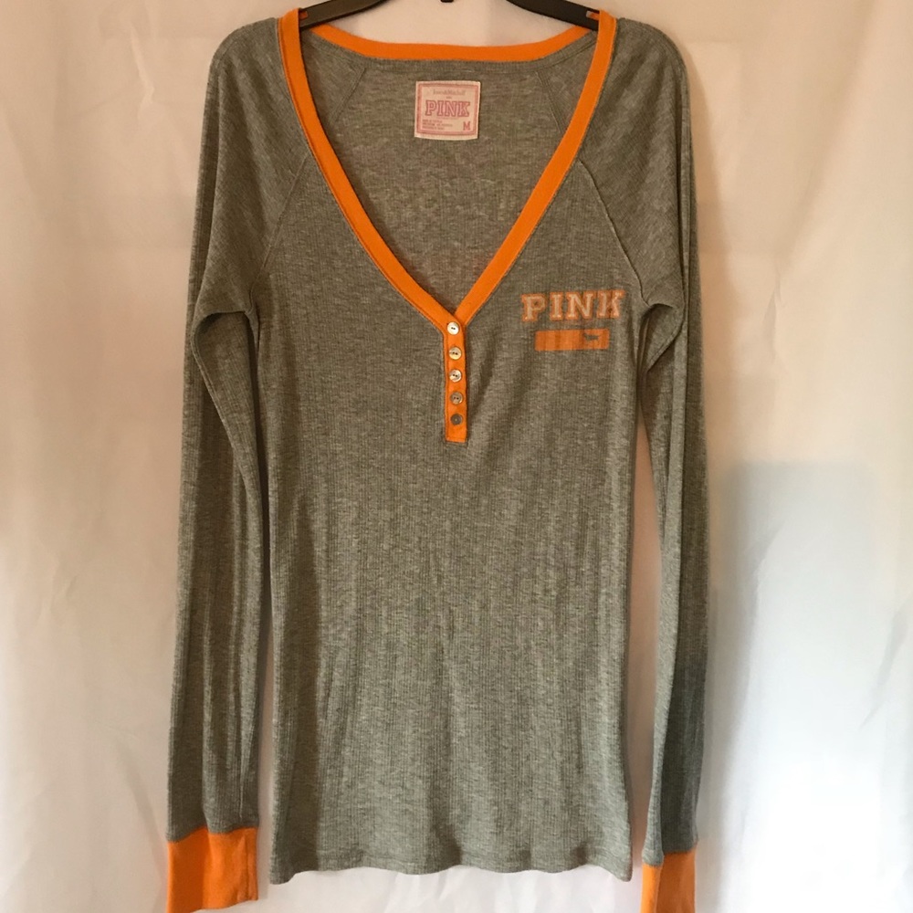 PINK Victoria’s Secret U of TN Long Sleeve Top